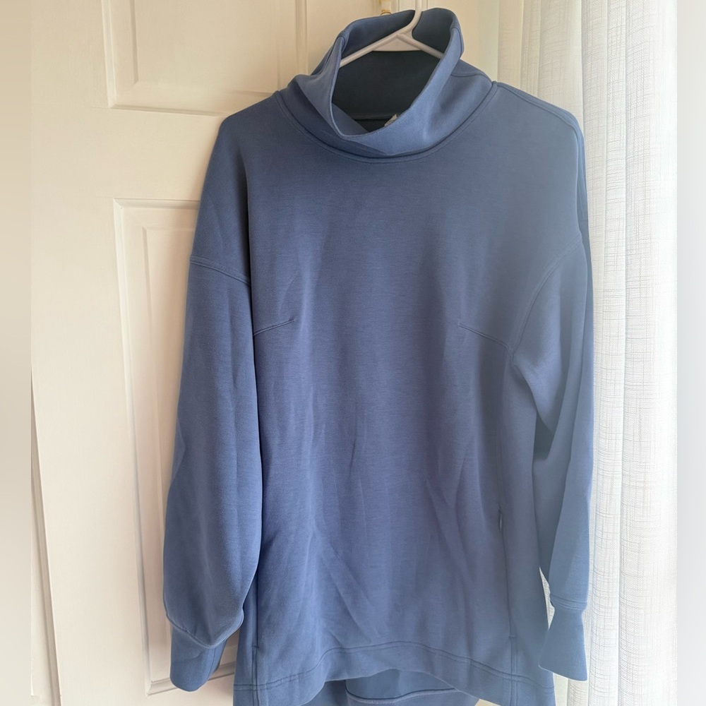 LULULEMON MOCKNECK SWEATSHIRT: New (worn twice) Women’s Size 6 Blue